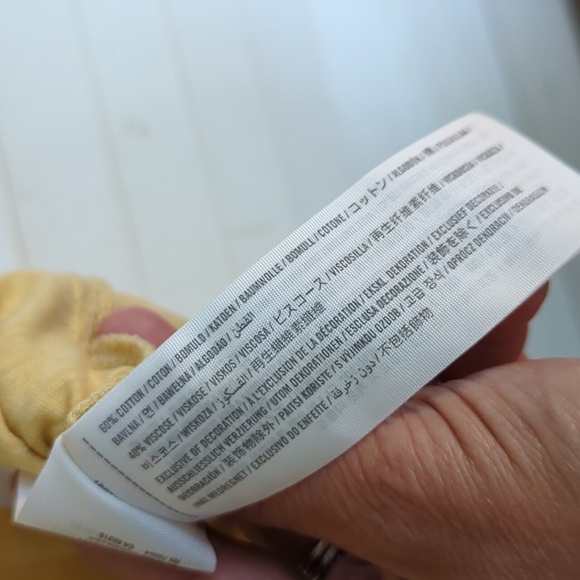 Abercrombie & Fitch and Old Navy t-shirts small - Picture 5 of 12